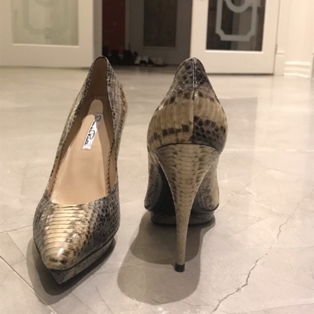 Authentic Oscar de la Renta Snakeskin Pumps